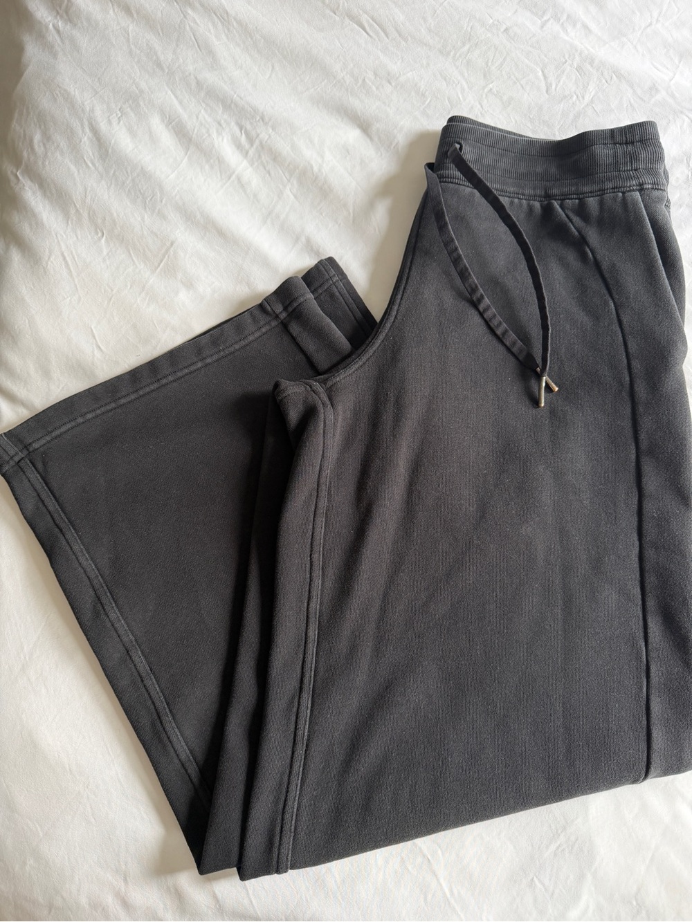lululemon athletica Black Scuba Mid-Rise Wide Leg Pants Size 8